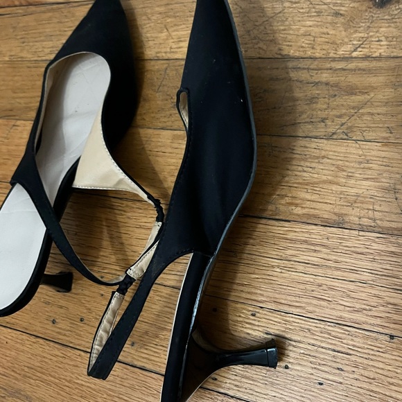 Super cute black slingback kitten heel!! - Picture 3 of 4